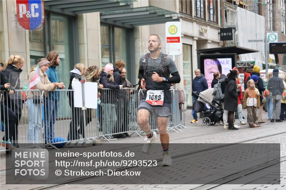 05.10.2025 - 20. swb-Marathon Bremen Strokosch-Dieckow http://msf.ph/oto/9293523 05.10.2025 12:45:55 Ziel 758, 1303, 1668, 2682, 758, 1303, 1668, 2682 meine-sportfotos.de