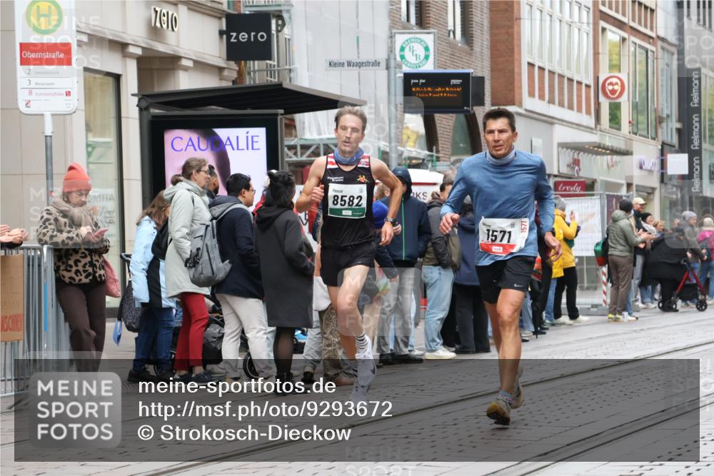 05.10.2025 - 20. swb-Marathon Bremen Strokosch-Dieckow http://msf.ph/oto/9293672 05.10.2025 12:46:38 Ziel 940, 1571, 6957, 8582, 940, 1571, 6957, 8582 meine-sportfotos.de