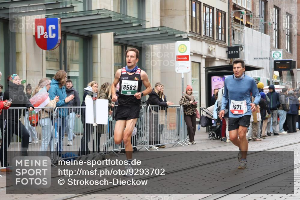 05.10.2025 - 20. swb-Marathon Bremen Strokosch-Dieckow http://msf.ph/oto/9293702 05.10.2025 12:46:40 Ziel 940, 1571, 6957, 7259, 8582, 940, 1571, 6957, 7259, 8582 meine-sportfotos.de