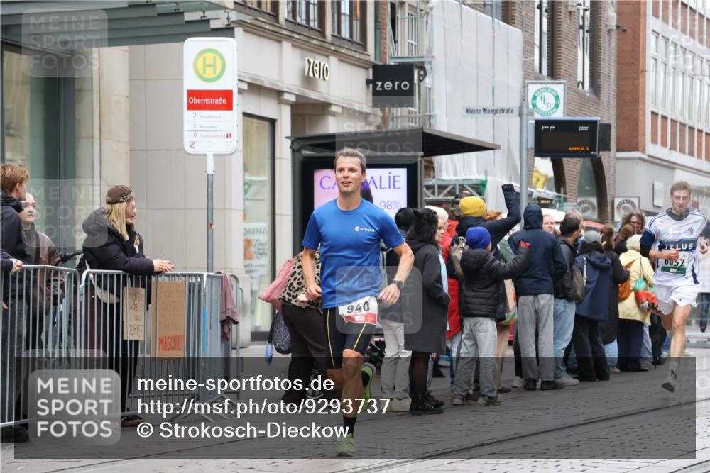 05.10.2025 - 20. swb-Marathon Bremen Strokosch-Dieckow http://msf.ph/oto/9293737 05.10.2025 12:46:49 Ziel 940, 999, 1571, 6957, 7259, 940, 999, 1571, 6957, 7259 meine-sportfotos.de