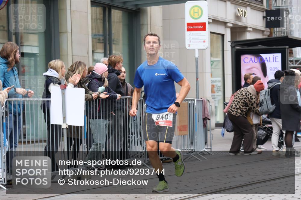 05.10.2025 - 20. swb-Marathon Bremen Strokosch-Dieckow http://msf.ph/oto/9293744 05.10.2025 12:46:50 Ziel 940, 999, 1571, 6957, 7259, 940, 999, 1571, 6957, 7259 meine-sportfotos.de