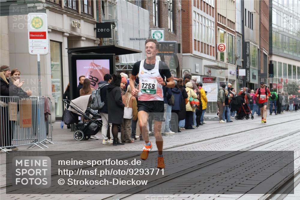 05.10.2025 - 20. swb-Marathon Bremen Strokosch-Dieckow http://msf.ph/oto/9293771 05.10.2025 12:47:00 Ziel 999, 1249, 1700, 7259, 9046, 999, 1249, 1700, 7259, 9046 meine-sportfotos.de