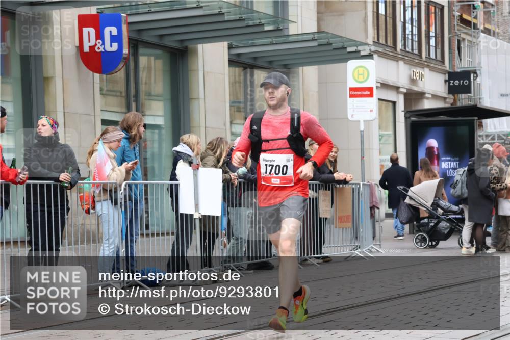 05.10.2025 - 20. swb-Marathon Bremen Strokosch-Dieckow http://msf.ph/oto/9293801 05.10.2025 12:47:10 Ziel 999, 1249, 1688, 1700, 6984, 9046, 999, 1249, 1688, 1700, 6984, 9046 meine-sportfotos.de