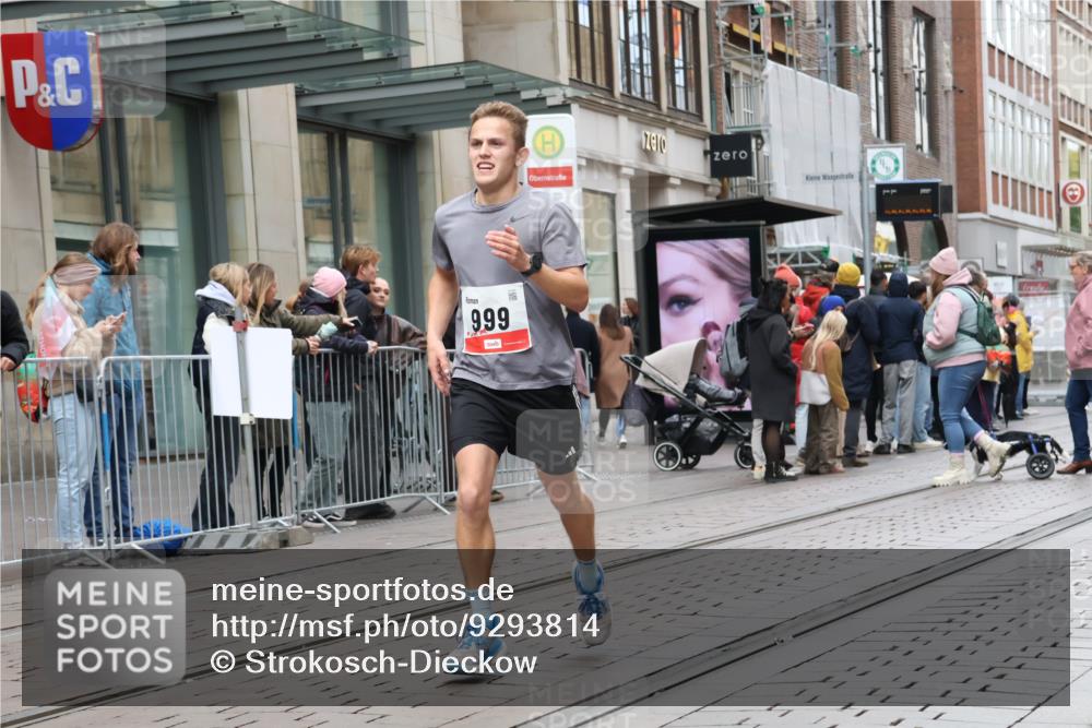 05.10.2025 - 20. swb-Marathon Bremen Strokosch-Dieckow http://msf.ph/oto/9293814 05.10.2025 12:47:11 Ziel 999, 1249, 1688, 1700, 6984, 9046, 999, 1249, 1688, 1700, 6984, 9046 meine-sportfotos.de