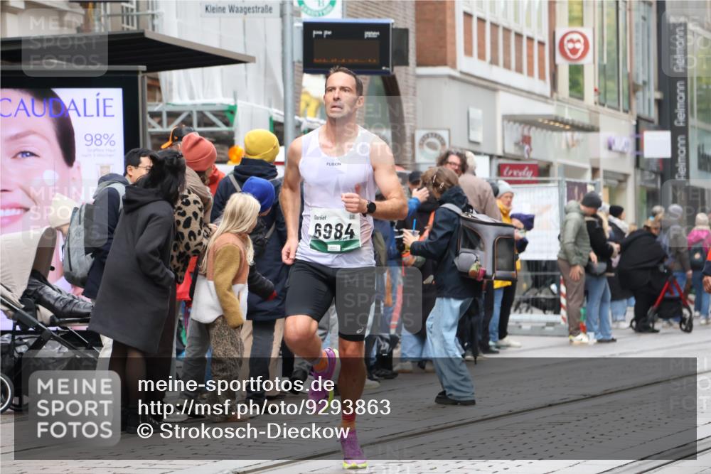 05.10.2025 - 20. swb-Marathon Bremen Strokosch-Dieckow http://msf.ph/oto/9293863 05.10.2025 12:47:24 Ziel 258, 1249, 1688, 5640, 6984, 258, 1249, 1688, 5640, 6984 meine-sportfotos.de