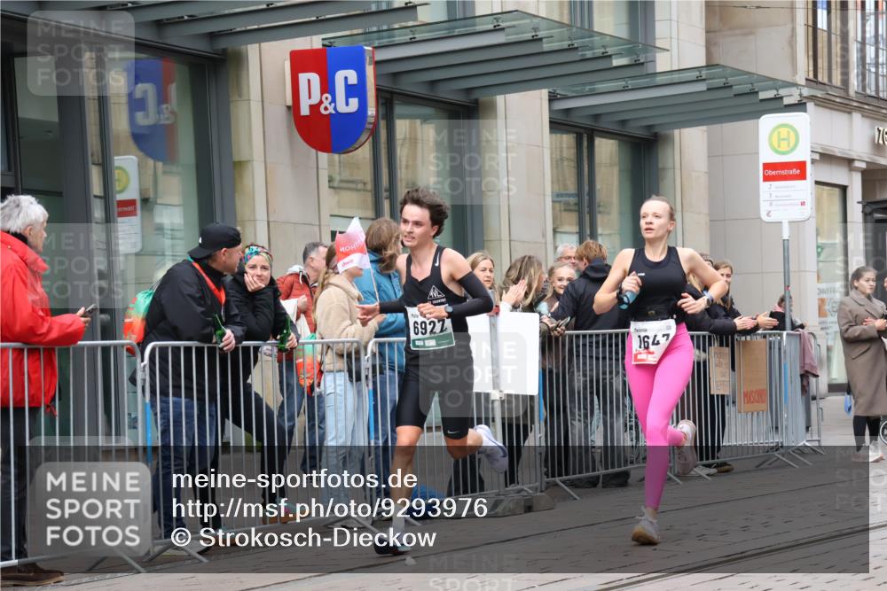 05.10.2025 - 20. swb-Marathon Bremen Strokosch-Dieckow http://msf.ph/oto/9293976 05.10.2025 12:48:11 Ziel 17, 62, 603, 618, 742, 1647, 5608, 6927, 17, 62, 603, 618, 742, 1647, 5608, 6927 meine-sportfotos.de