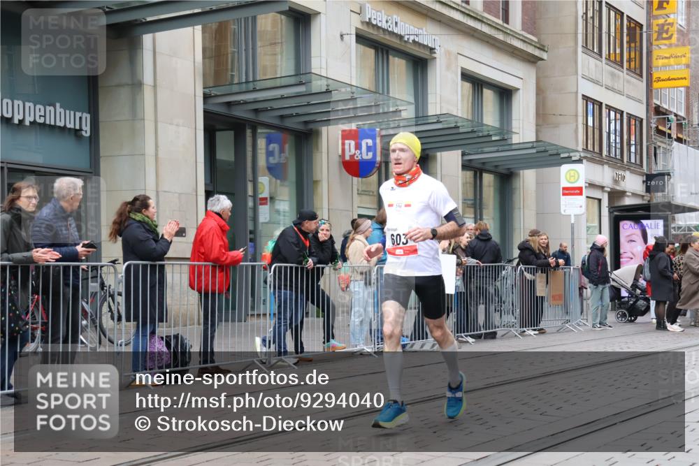 05.10.2025 - 20. swb-Marathon Bremen Strokosch-Dieckow http://msf.ph/oto/9294040 05.10.2025 12:48:19 Ziel 17, 62, 603, 742, 871, 2133, 3552, 17, 62, 603, 742, 871, 2133, 3552 meine-sportfotos.de