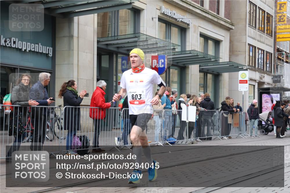 05.10.2025 - 20. swb-Marathon Bremen Strokosch-Dieckow http://msf.ph/oto/9294045 05.10.2025 12:48:19 Ziel 17, 62, 603, 742, 871, 2133, 3552, 17, 62, 603, 742, 871, 2133, 3552 meine-sportfotos.de