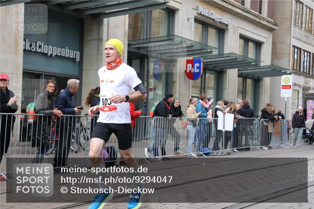05.10.2025 - 20. swb-Marathon Bremen Strokosch-Dieckow http://msf.ph/oto/9294047 05.10.2025 12:48:20 Ziel 17, 62, 603, 742, 871, 2133, 3552, 17, 62, 603, 742, 871, 2133, 3552 meine-sportfotos.de