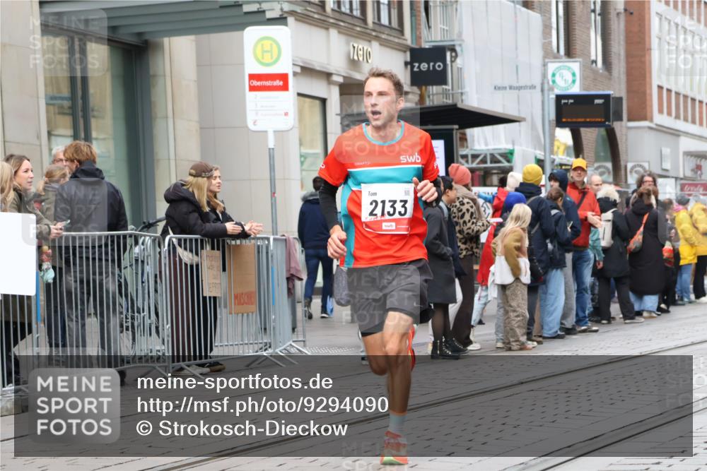 05.10.2025 - 20. swb-Marathon Bremen Strokosch-Dieckow http://msf.ph/oto/9294090 05.10.2025 12:48:30 Ziel 871, 1293, 2133, 3552, 871, 1293, 2133, 3552 meine-sportfotos.de