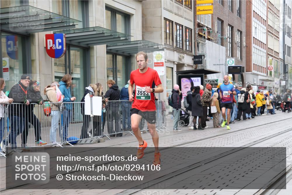 05.10.2025 - 20. swb-Marathon Bremen Strokosch-Dieckow http://msf.ph/oto/9294106 05.10.2025 12:48:38 Ziel 566, 1293, 2133, 3552, 566, 1293, 2133, 3552 meine-sportfotos.de
