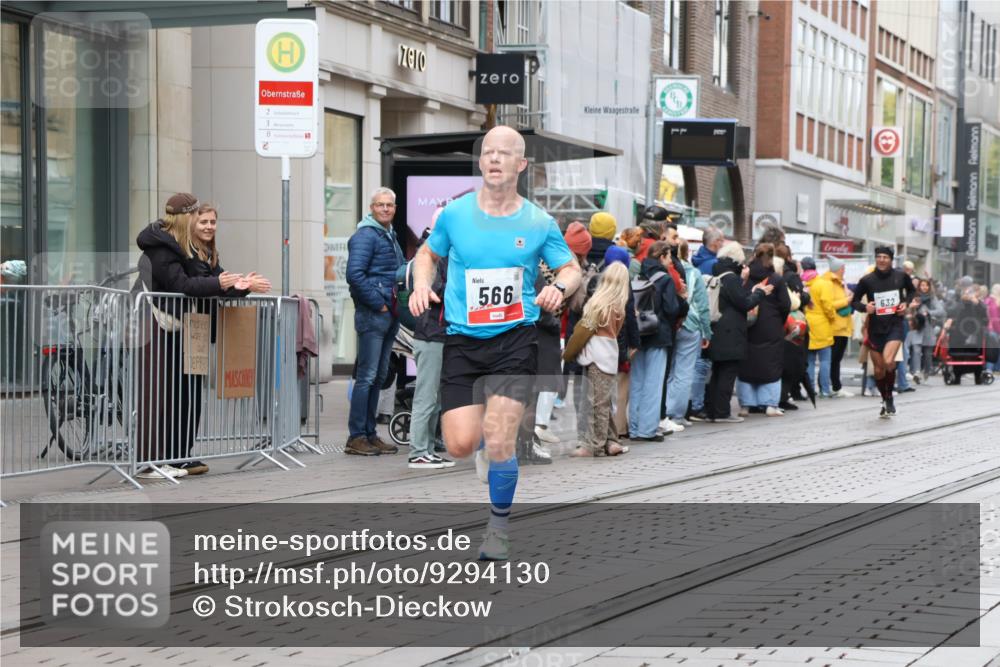 05.10.2025 - 20. swb-Marathon Bremen Strokosch-Dieckow http://msf.ph/oto/9294130 05.10.2025 12:48:57 Ziel 566, 632, 8321, 566, 632, 8321 meine-sportfotos.de