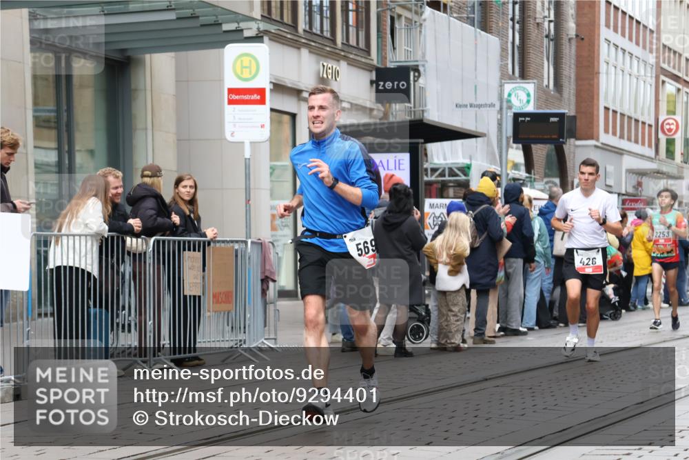 05.10.2025 - 20. swb-Marathon Bremen Strokosch-Dieckow http://msf.ph/oto/9294401 05.10.2025 12:50:43 Ziel 426, 569, 746, 908, 1063, 1070, 1372, 1928, 2253, 3198, 426, 569, 746, 908, 1063, 1070, 1372, 1928, 2253, 3198 meine-sportfotos.de