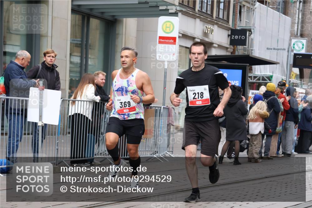 05.10.2025 - 20. swb-Marathon Bremen Strokosch-Dieckow http://msf.ph/oto/9294529 05.10.2025 12:51:07 Ziel 218, 369, 938, 1339, 1494, 1814, 1913, 5625, 8099, 218, 369, 938, 1339, 1494, 1814, 1913, 5625, 8099 meine-sportfotos.de