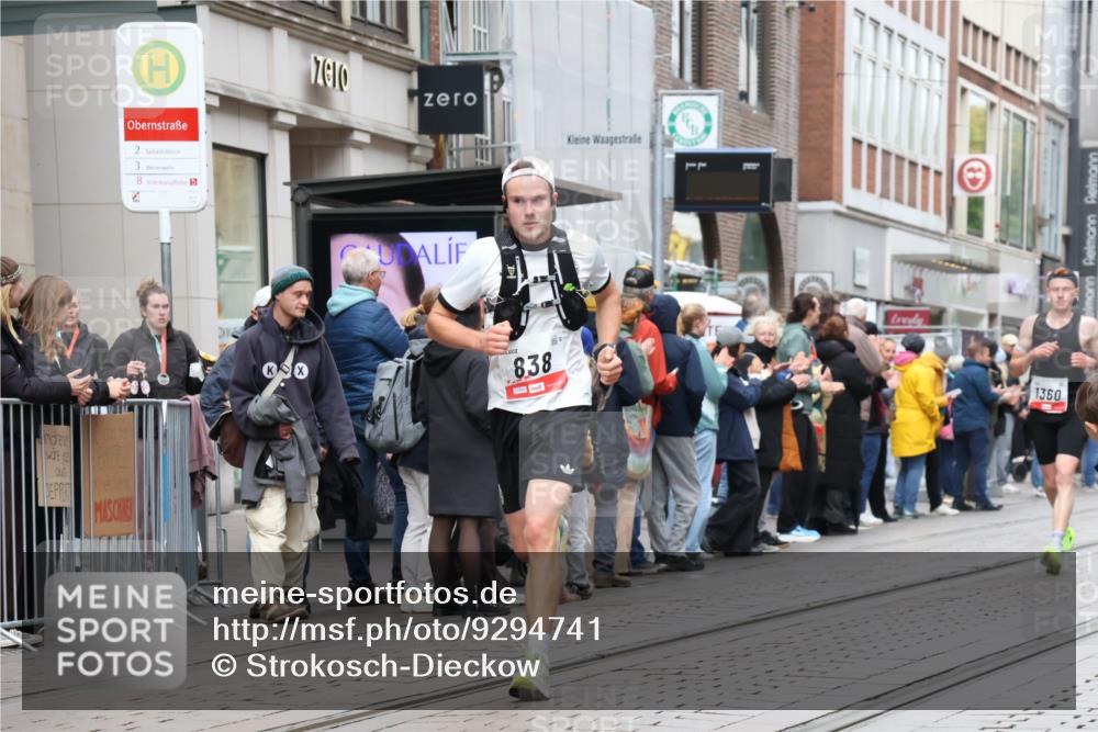 05.10.2025 - 20. swb-Marathon Bremen Strokosch-Dieckow http://msf.ph/oto/9294741 05.10.2025 12:51:46 Ziel 838, 900, 1034, 1360, 1565, 5423, 9080, 838, 900, 1034, 1360, 1565, 5423, 9080 meine-sportfotos.de