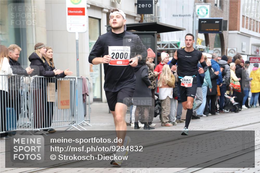05.10.2025 - 20. swb-Marathon Bremen Strokosch-Dieckow http://msf.ph/oto/9294832 05.10.2025 12:52:08 Ziel 1000, 2000, 1000, 2000 meine-sportfotos.de