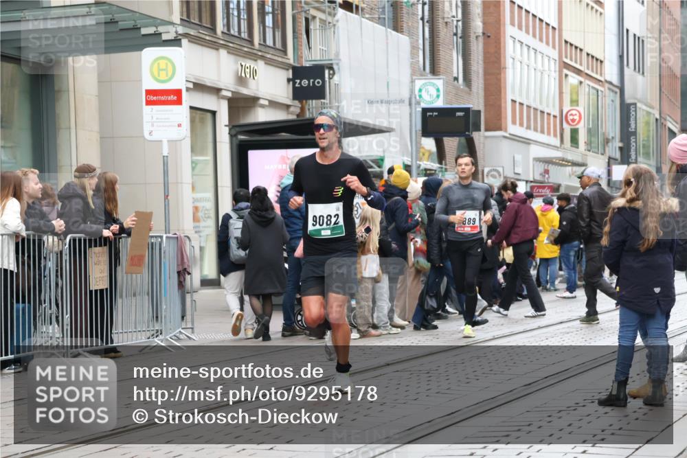 05.10.2025 - 20. swb-Marathon Bremen Strokosch-Dieckow http://msf.ph/oto/9295178 05.10.2025 12:54:01 Ziel 993, 1889, 2129, 9082, 993, 1889, 2129, 9082 meine-sportfotos.de