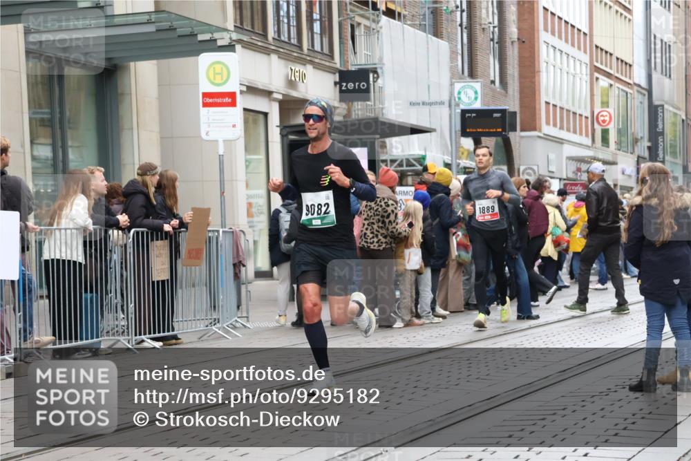 05.10.2025 - 20. swb-Marathon Bremen Strokosch-Dieckow http://msf.ph/oto/9295182 05.10.2025 12:54:01 Ziel 993, 1889, 2129, 9082, 993, 1889, 2129, 9082 meine-sportfotos.de