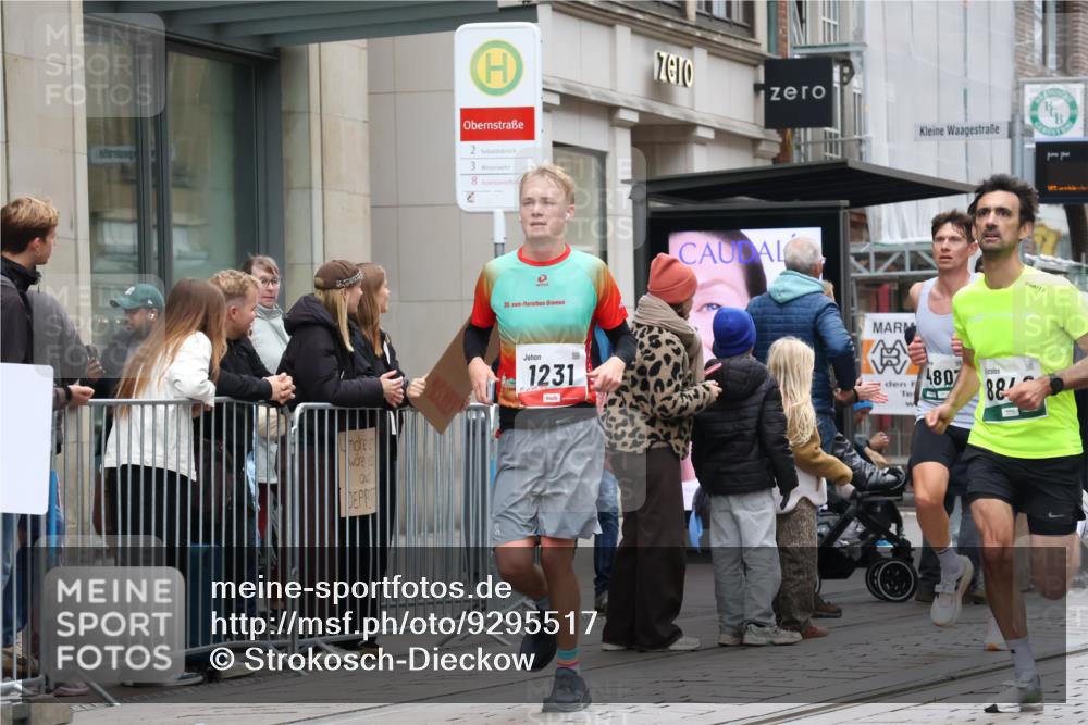 05.10.2025 - 20. swb-Marathon Bremen Strokosch-Dieckow http://msf.ph/oto/9295517 05.10.2025 12:54:48 Ziel 235, 298, 508, 1231, 2151, 4030, 4807, 7213, 7551, 7883, 8849, 235, 298, 508, 1231, 2151, 4030, 4807, 7213, 7551, 7883, 8849 meine-sportfotos.de