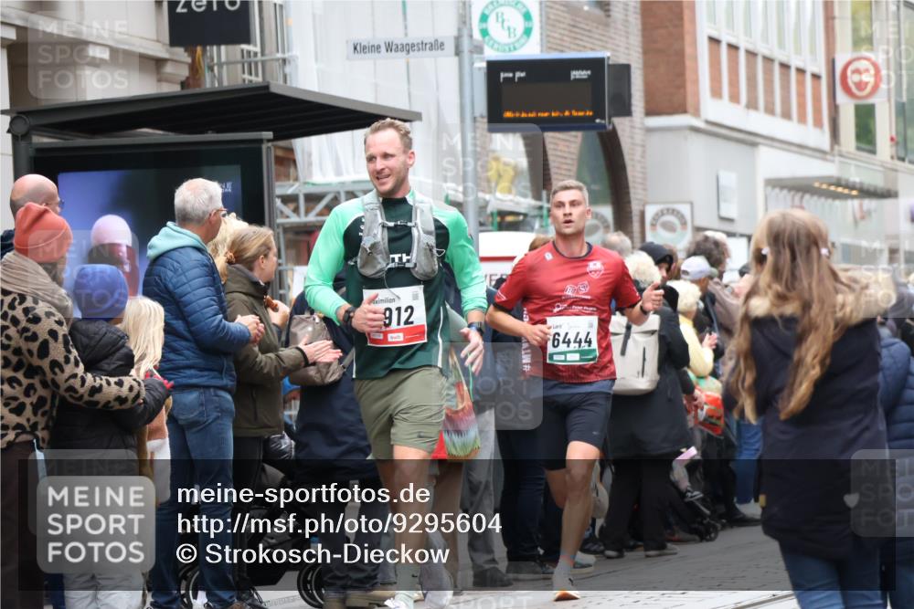 05.10.2025 - 20. swb-Marathon Bremen Strokosch-Dieckow http://msf.ph/oto/9295604 05.10.2025 12:55:10 Ziel 140, 235, 474, 735, 1443, 1567, 1907, 1912, 2132, 6075, 6444, 140, 235, 474, 735, 1443, 1567, 1907, 1912, 2132, 6075, 6444 meine-sportfotos.de