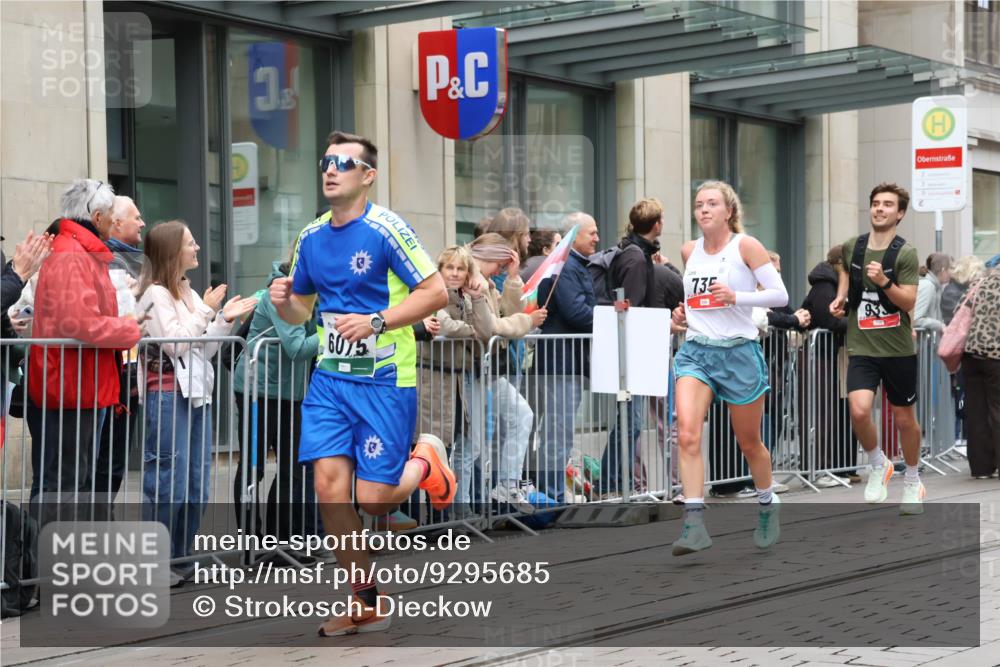 05.10.2025 - 20. swb-Marathon Bremen Strokosch-Dieckow http://msf.ph/oto/9295685 05.10.2025 12:55:25 Ziel 140, 735, 787, 933, 1232, 1245, 1418, 1567, 1616, 1907, 2268, 5595, 6075, 140, 735, 787, 933, 1232, 1245, 1418, 1567, 1616, 1907, 2268, 5595, 6075 meine-sportfotos.de