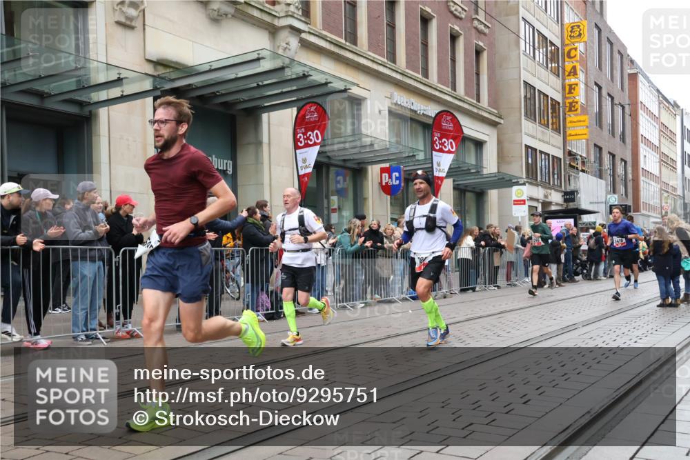 05.10.2025 - 20. swb-Marathon Bremen Strokosch-Dieckow http://msf.ph/oto/9295751 05.10.2025 12:55:37 Ziel 57, 481, 761, 787, 902, 1232, 1245, 1418, 1616, 1633, 2048, 2268, 4375, 5595, 7766, 57, 481, 761, 787, 902, 1232, 1245, 1418, 1616, 1633, 2048, 2268, 4375, 5595, 7766 meine-sportfotos.de