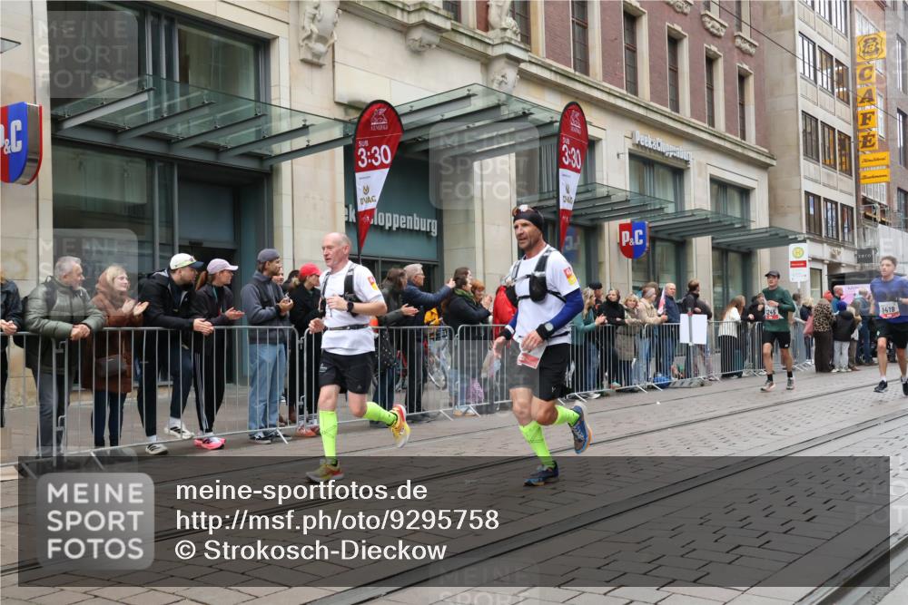 05.10.2025 - 20. swb-Marathon Bremen Strokosch-Dieckow http://msf.ph/oto/9295758 05.10.2025 12:55:38 Ziel 57, 481, 761, 787, 902, 1232, 1245, 1418, 1633, 2048, 2268, 4375, 5595, 7766, 57, 481, 761, 787, 902, 1232, 1245, 1418, 1633, 2048, 2268, 4375, 5595, 7766 meine-sportfotos.de