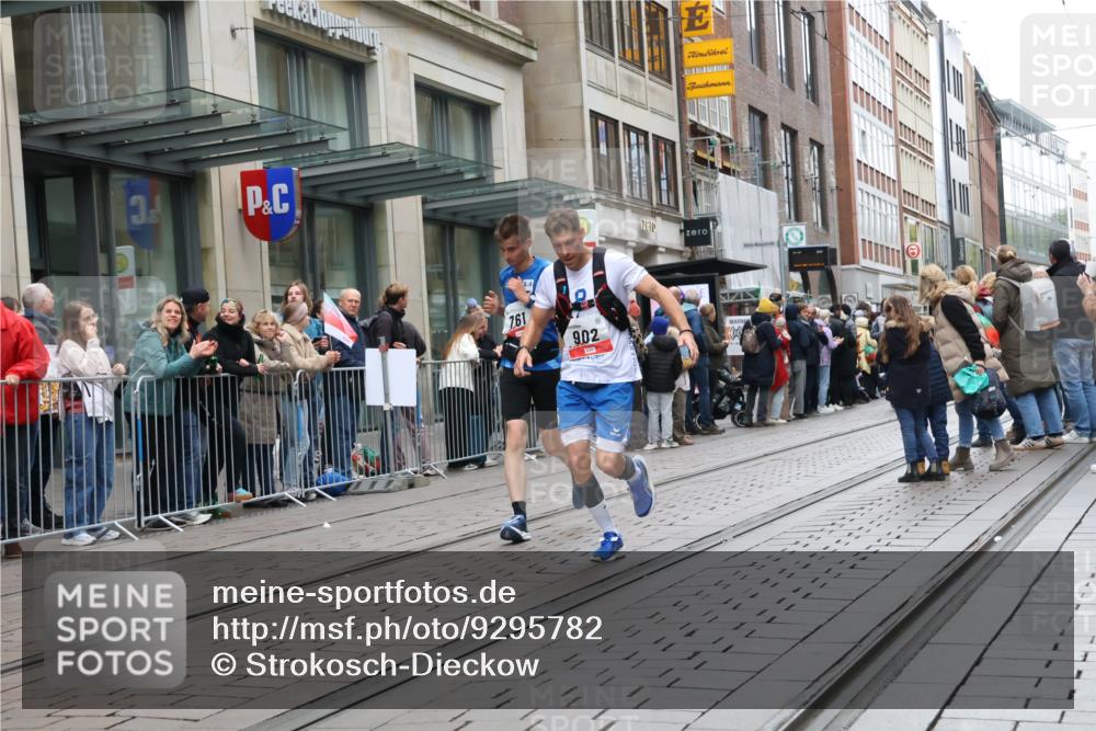 05.10.2025 - 20. swb-Marathon Bremen Strokosch-Dieckow http://msf.ph/oto/9295782 05.10.2025 12:55:40 Ziel 57, 481, 761, 787, 902, 1245, 1418, 1633, 2048, 2268, 3707, 4375, 5595, 7766, 57, 481, 761, 787, 902, 1245, 1418, 1633, 2048, 2268, 3707, 4375, 5595, 7766 meine-sportfotos.de