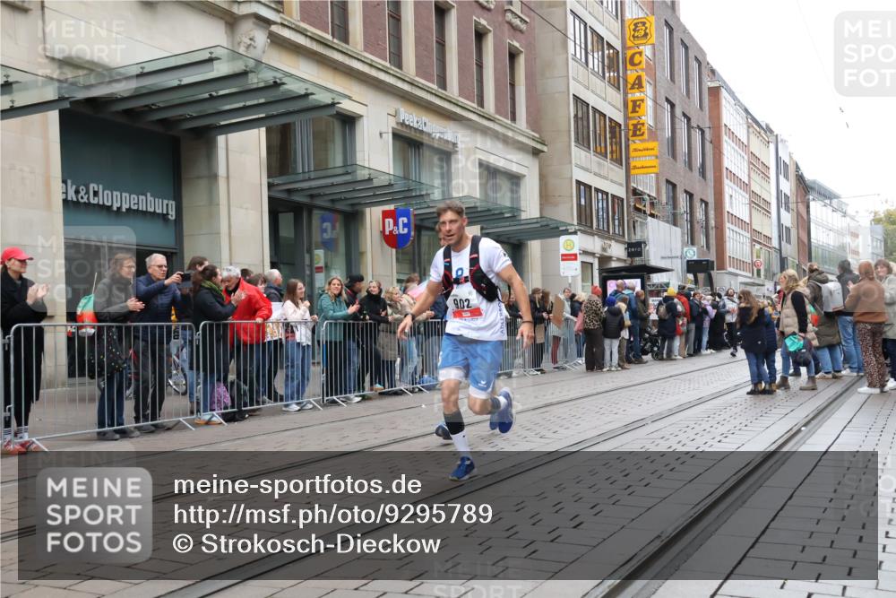 05.10.2025 - 20. swb-Marathon Bremen Strokosch-Dieckow http://msf.ph/oto/9295789 05.10.2025 12:55:41 Ziel 57, 481, 761, 787, 902, 1245, 1418, 1633, 2048, 2268, 3707, 4375, 5595, 7766, 57, 481, 761, 787, 902, 1245, 1418, 1633, 2048, 2268, 3707, 4375, 5595, 7766 meine-sportfotos.de