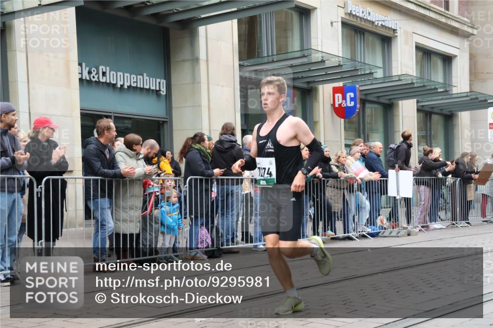 05.10.2025 - 20. swb-Marathon Bremen Strokosch-Dieckow http://msf.ph/oto/9295981 05.10.2025 12:56:26 Ziel 436, 1005, 1925, 2670, 2801, 4984, 7274, 7587, 436, 1005, 1925, 2670, 2801, 4984, 7274, 7587 meine-sportfotos.de