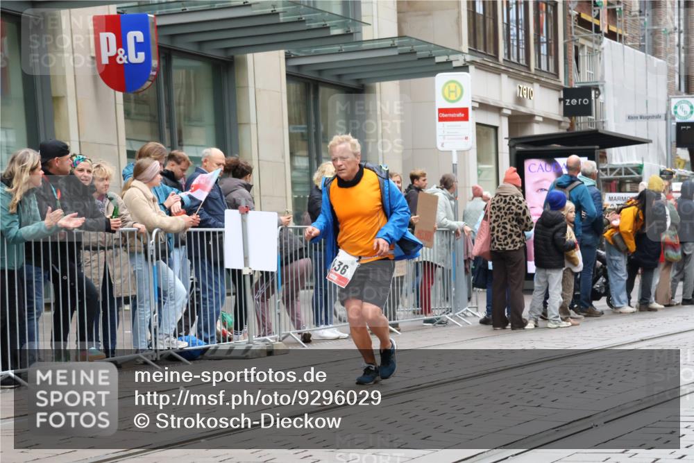 05.10.2025 - 20. swb-Marathon Bremen Strokosch-Dieckow http://msf.ph/oto/9296029 05.10.2025 12:56:42 Ziel 193, 436, 1901, 1925, 2497, 2743, 6566, 193, 436, 1901, 1925, 2497, 2743, 6566 meine-sportfotos.de