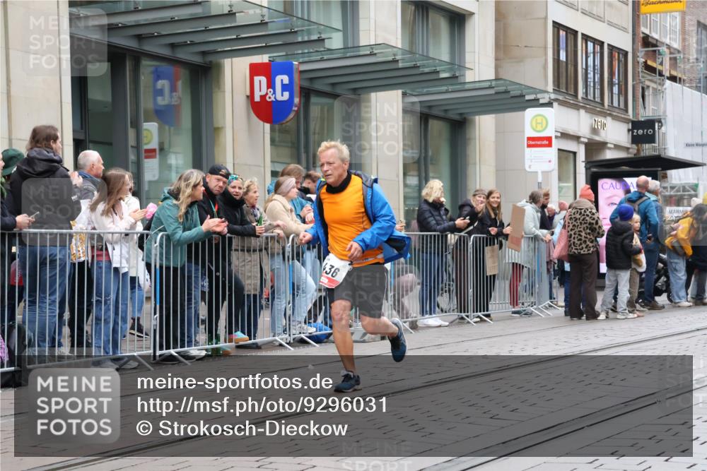 05.10.2025 - 20. swb-Marathon Bremen Strokosch-Dieckow http://msf.ph/oto/9296031 05.10.2025 12:56:42 Ziel 193, 436, 1901, 1925, 2497, 2743, 6566, 193, 436, 1901, 1925, 2497, 2743, 6566 meine-sportfotos.de