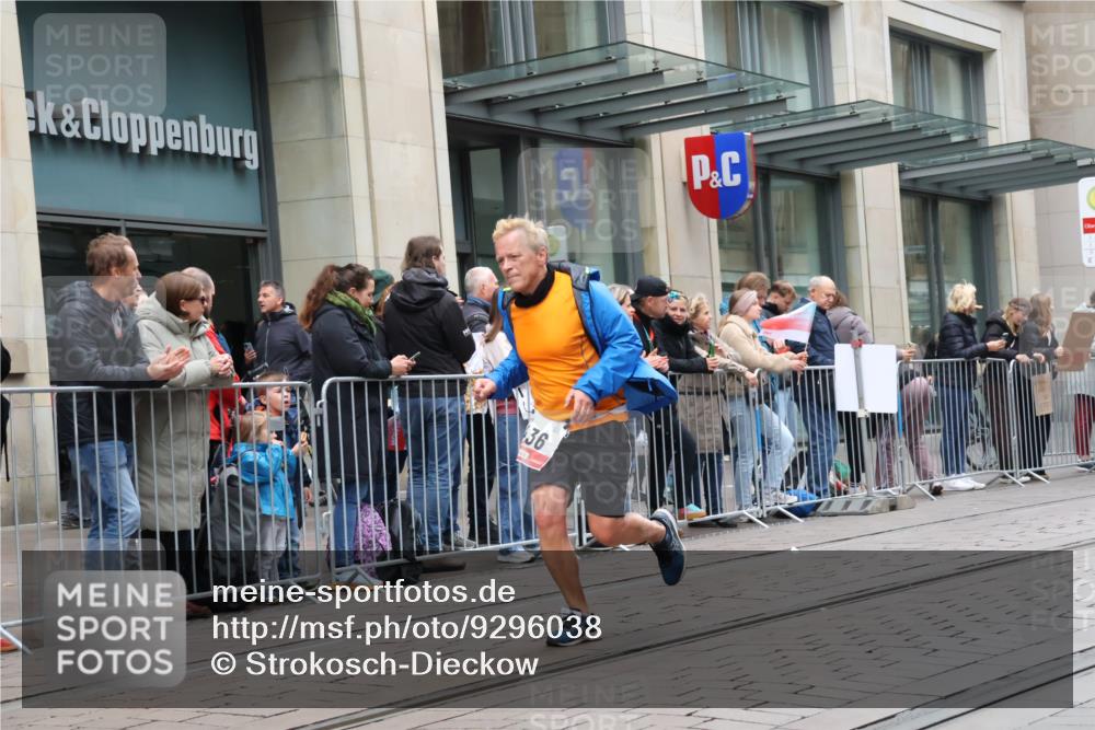 05.10.2025 - 20. swb-Marathon Bremen Strokosch-Dieckow http://msf.ph/oto/9296038 05.10.2025 12:56:43 Ziel 193, 436, 1801, 1901, 1925, 2497, 2743, 6566, 193, 436, 1801, 1901, 1925, 2497, 2743, 6566 meine-sportfotos.de