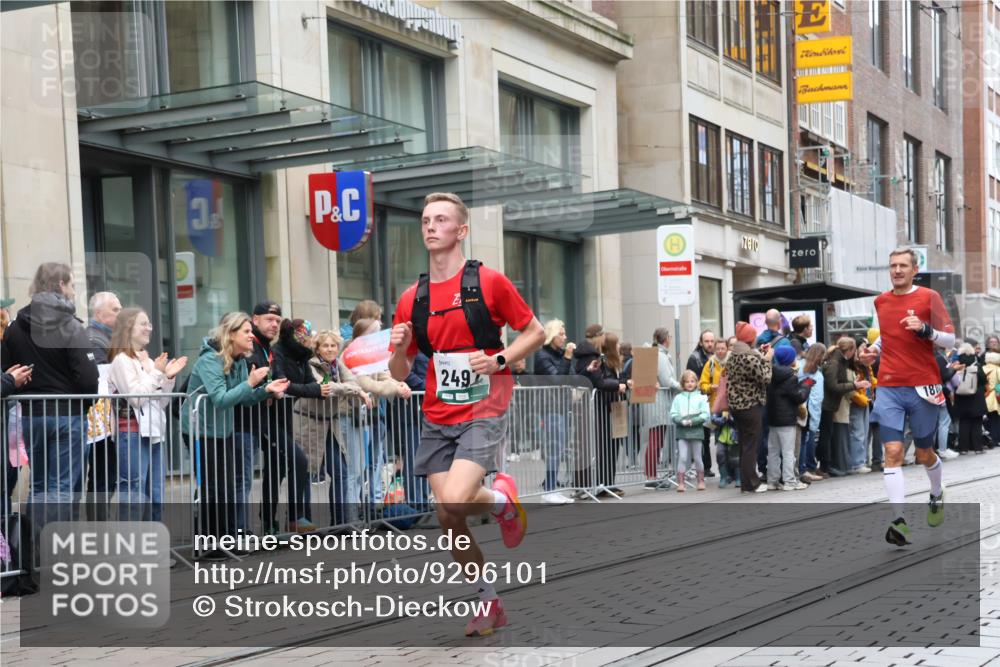 05.10.2025 - 20. swb-Marathon Bremen Strokosch-Dieckow http://msf.ph/oto/9296101 05.10.2025 12:56:57 Ziel 1212, 1801, 2497, 2683, 2743, 3817, 5028, 6566, 8211, 1212, 1801, 2497, 2683, 2743, 3817, 5028, 6566, 8211 meine-sportfotos.de