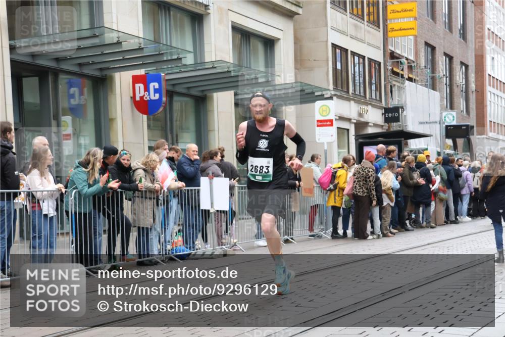 05.10.2025 - 20. swb-Marathon Bremen Strokosch-Dieckow http://msf.ph/oto/9296129 05.10.2025 12:57:11 Ziel 1212, 2683, 3153, 3817, 4635, 5028, 8211, 1212, 2683, 3153, 3817, 4635, 5028, 8211 meine-sportfotos.de