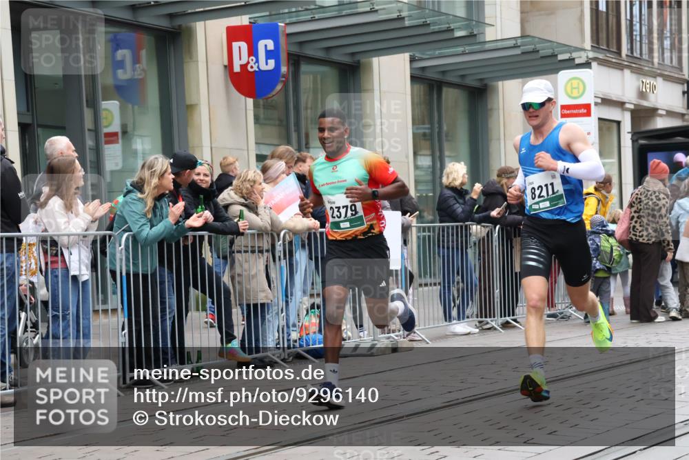 05.10.2025 - 20. swb-Marathon Bremen Strokosch-Dieckow http://msf.ph/oto/9296140 05.10.2025 12:57:16 Ziel 1088, 2168, 2683, 2909, 3153, 3817, 4635, 5028, 8211, 1088, 2168, 2683, 2909, 3153, 3817, 4635, 5028, 8211 meine-sportfotos.de