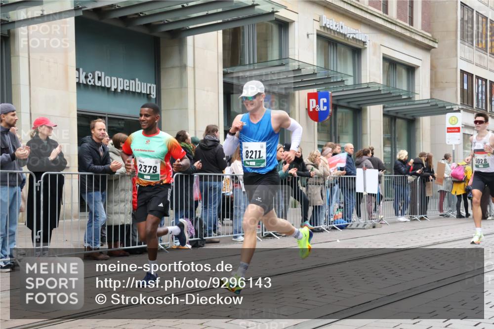 05.10.2025 - 20. swb-Marathon Bremen Strokosch-Dieckow http://msf.ph/oto/9296143 05.10.2025 12:57:17 Ziel 1088, 2168, 2683, 2909, 3153, 3817, 4635, 5028, 8211, 1088, 2168, 2683, 2909, 3153, 3817, 4635, 5028, 8211 meine-sportfotos.de