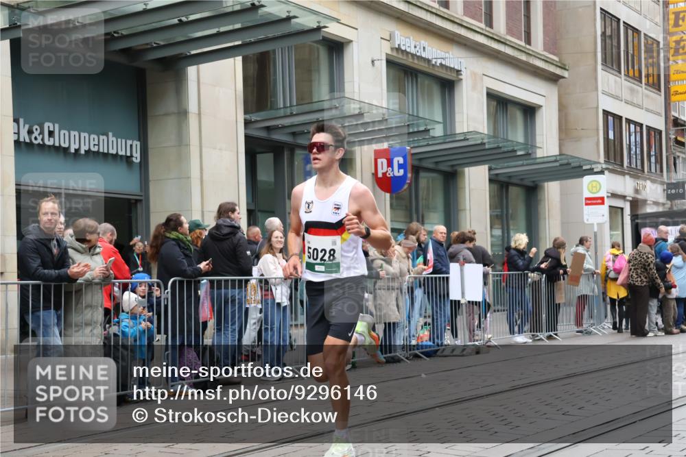 05.10.2025 - 20. swb-Marathon Bremen Strokosch-Dieckow http://msf.ph/oto/9296146 05.10.2025 12:57:19 Ziel 1088, 2168, 2909, 3153, 3817, 4635, 5028, 8211, 1088, 2168, 2909, 3153, 3817, 4635, 5028, 8211 meine-sportfotos.de