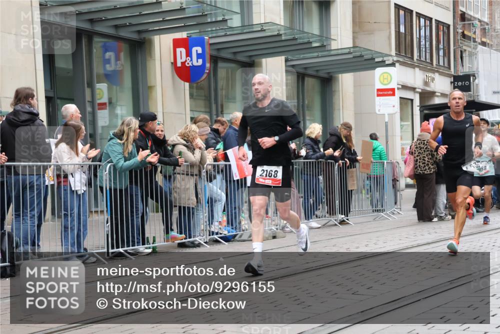 05.10.2025 - 20. swb-Marathon Bremen Strokosch-Dieckow http://msf.ph/oto/9296155 05.10.2025 12:57:28 Ziel 9, 1088, 2168, 2909, 3153, 4635, 6903, 9, 1088, 2168, 2909, 3153, 4635, 6903 meine-sportfotos.de