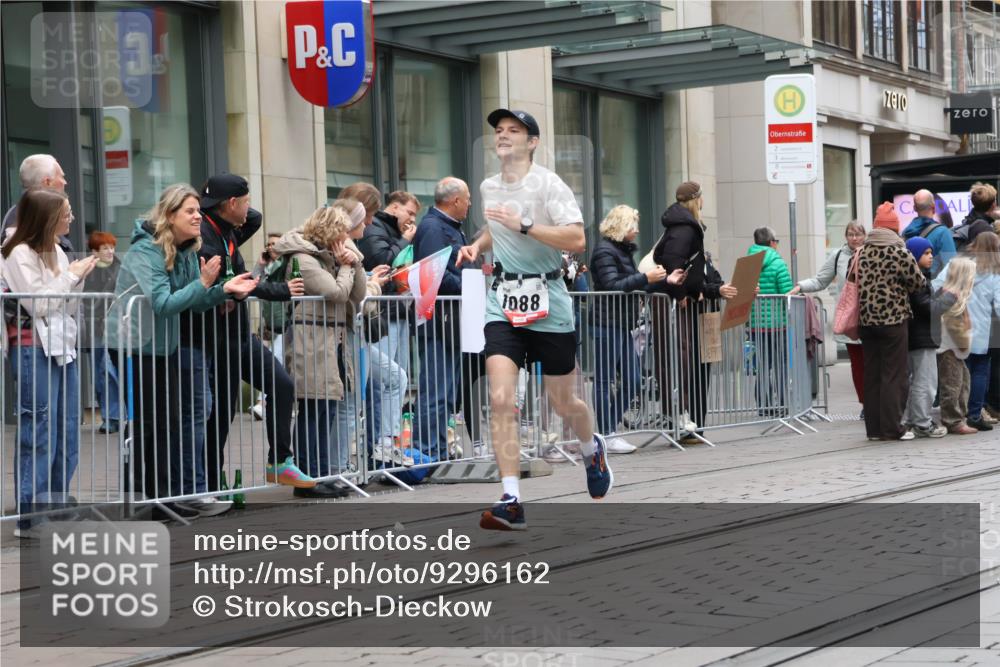 05.10.2025 - 20. swb-Marathon Bremen Strokosch-Dieckow http://msf.ph/oto/9296162 05.10.2025 12:57:31 Ziel 9, 1088, 2168, 2909, 4635, 6903, 9, 1088, 2168, 2909, 4635, 6903 meine-sportfotos.de