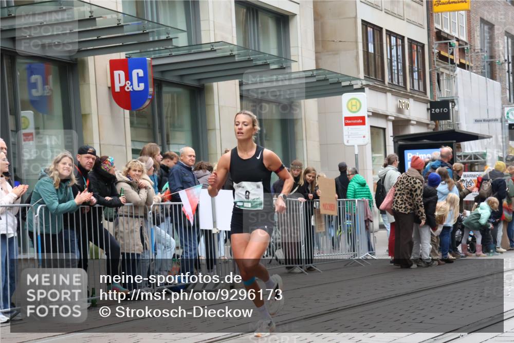 05.10.2025 - 20. swb-Marathon Bremen Strokosch-Dieckow http://msf.ph/oto/9296173 05.10.2025 12:57:39 Ziel 9, 1088, 1352, 2168, 2909, 3294, 5231, 6903, 9, 1088, 1352, 2168, 2909, 3294, 5231, 6903 meine-sportfotos.de