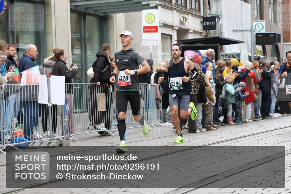 05.10.2025 - 20. swb-Marathon Bremen Strokosch-Dieckow http://msf.ph/oto/9296191 05.10.2025 12:57:58 Ziel 383, 1329, 1352, 1392, 1520, 3294, 5231, 5741, 7269, 7405, 7472, 7816, 383, 1329, 1352, 1392, 1520, 3294, 5231, 5741, 7269, 7405, 7472, 7816 meine-sportfotos.de