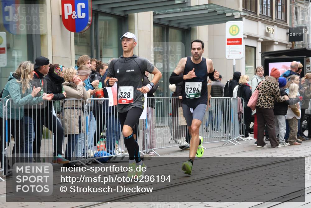 05.10.2025 - 20. swb-Marathon Bremen Strokosch-Dieckow http://msf.ph/oto/9296194 05.10.2025 12:57:59 Ziel 383, 1329, 1352, 1392, 1520, 3294, 5231, 5741, 7269, 7405, 7472, 7816, 383, 1329, 1352, 1392, 1520, 3294, 5231, 5741, 7269, 7405, 7472, 7816 meine-sportfotos.de