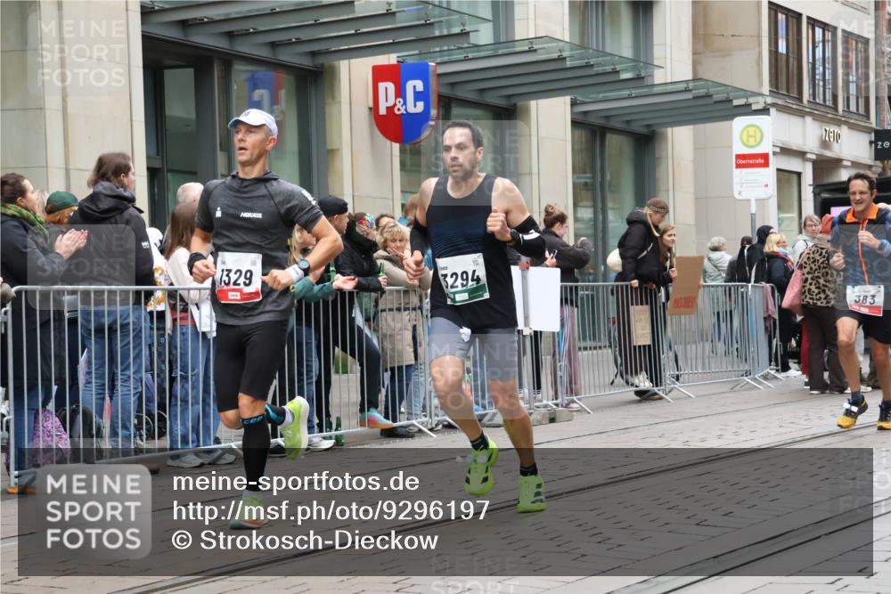 05.10.2025 - 20. swb-Marathon Bremen Strokosch-Dieckow http://msf.ph/oto/9296197 05.10.2025 12:58:00 Ziel 383, 1329, 1352, 1392, 1520, 3294, 5231, 5741, 7269, 7405, 7472, 7816, 383, 1329, 1352, 1392, 1520, 3294, 5231, 5741, 7269, 7405, 7472, 7816 meine-sportfotos.de