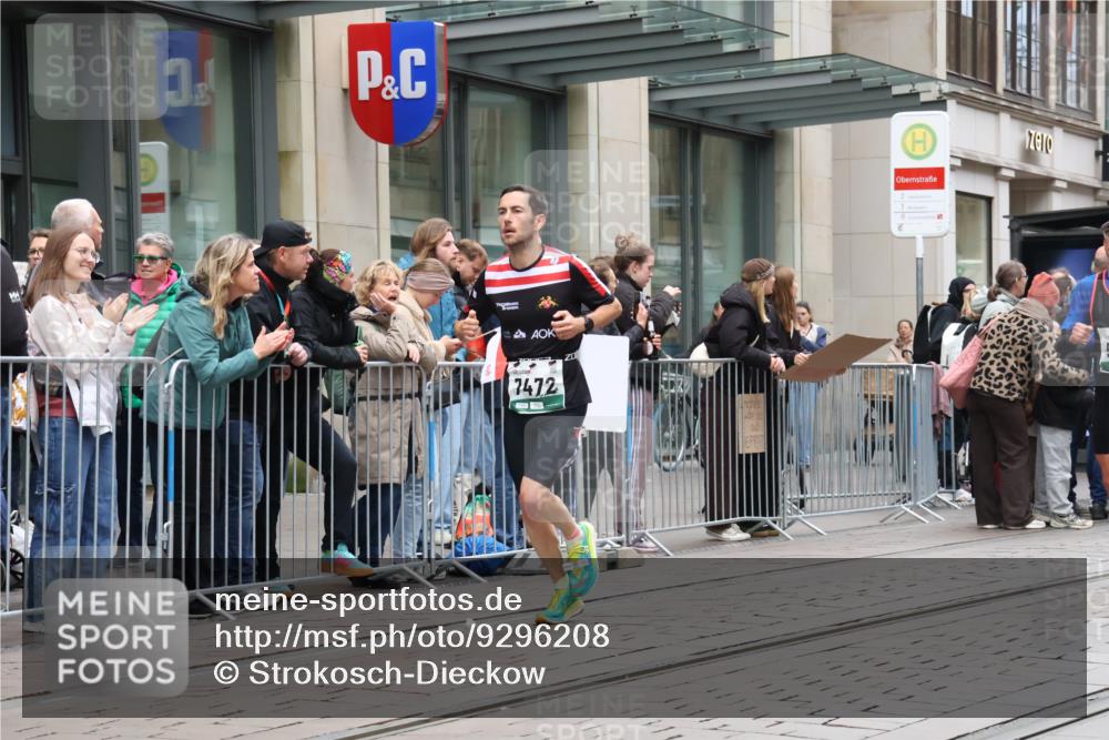 05.10.2025 - 20. swb-Marathon Bremen Strokosch-Dieckow http://msf.ph/oto/9296208 05.10.2025 12:58:10 Ziel 1058, 1258, 1329, 1392, 3705, 4867, 5741, 7269, 7405, 7472, 7816, 1058, 1258, 1329, 1392, 3705, 4867, 5741, 7269, 7405, 7472, 7816 meine-sportfotos.de