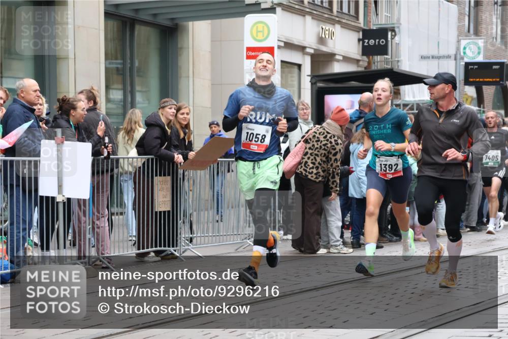 05.10.2025 - 20. swb-Marathon Bremen Strokosch-Dieckow http://msf.ph/oto/9296216 05.10.2025 12:58:14 Ziel 1058, 1258, 1392, 3705, 4867, 5741, 5815, 7269, 7405, 7472, 7764, 7816, 8520, 1058, 1258, 1392, 3705, 4867, 5741, 5815, 7269, 7405, 7472, 7764, 7816, 8520 meine-sportfotos.de