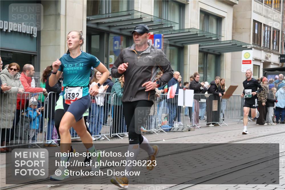 05.10.2025 - 20. swb-Marathon Bremen Strokosch-Dieckow http://msf.ph/oto/9296223 05.10.2025 12:58:16 Ziel 1058, 1258, 1392, 3705, 4867, 5741, 5815, 7269, 7405, 7472, 7764, 7816, 8275, 8520, 8593, 1058, 1258, 1392, 3705, 4867, 5741, 5815, 7269, 7405, 7472, 7764, 7816, 8275, 8520, 8593 meine-sportfotos.de