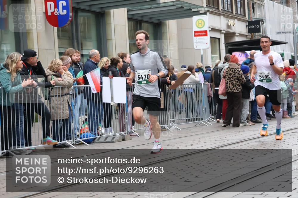 05.10.2025 - 20. swb-Marathon Bremen Strokosch-Dieckow http://msf.ph/oto/9296263 05.10.2025 12:58:45 Ziel 2130, 2385, 3219, 3391, 3435, 3580, 4158, 4664, 5470, 5495, 5908, 6224, 6423, 8053, 2130, 2385, 3219, 3391, 3435, 3580, 4158, 4664, 5470, 5495, 5908, 6224, 6423, 8053 meine-sportfotos.de