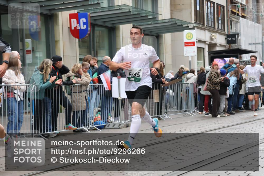 05.10.2025 - 20. swb-Marathon Bremen Strokosch-Dieckow http://msf.ph/oto/9296266 05.10.2025 12:58:46 Ziel 2130, 2385, 3219, 3391, 3435, 3580, 4158, 4664, 5470, 5495, 5908, 6224, 6423, 8053, 2130, 2385, 3219, 3391, 3435, 3580, 4158, 4664, 5470, 5495, 5908, 6224, 6423, 8053 meine-sportfotos.de