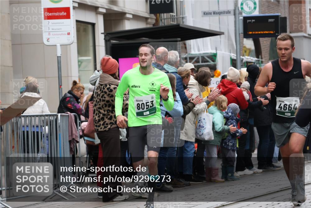 05.10.2025 - 20. swb-Marathon Bremen Strokosch-Dieckow http://msf.ph/oto/9296273 05.10.2025 12:58:52 Ziel 623, 2130, 2385, 3219, 3391, 3435, 4158, 4664, 5908, 6224, 6423, 6912, 8053, 623, 2130, 2385, 3219, 3391, 3435, 4158, 4664, 5908, 6224, 6423, 6912, 8053 meine-sportfotos.de